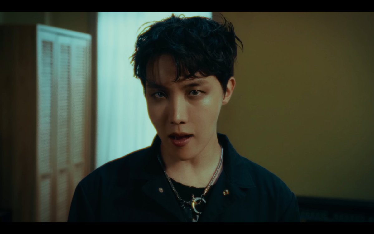 Jhope_ChartData's tweet photo. j-hope 'MORE' Official MV is now third fastest music video by a Korean act to surpass 2M likes on YouTube in 2022!

(https://t.co/jVPe1YFDSf)

#jhope_MORE #jhope #제이홉 #JackInTheBox https://t.co/rO51HBRNu1