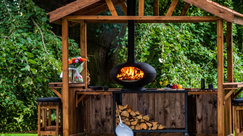 Extend your living space outdoors 🥂🌳
 
Benefit from a beautiful garden space &amp; versatile outdoor cooking &amp; entertaining area to be enjoyed all year round, whatever the weather☀️🌦☔️
Discover more about Morso’s innovative range of Huts, Cabins &amp; Lodges: bit.ly/3y0e5n5