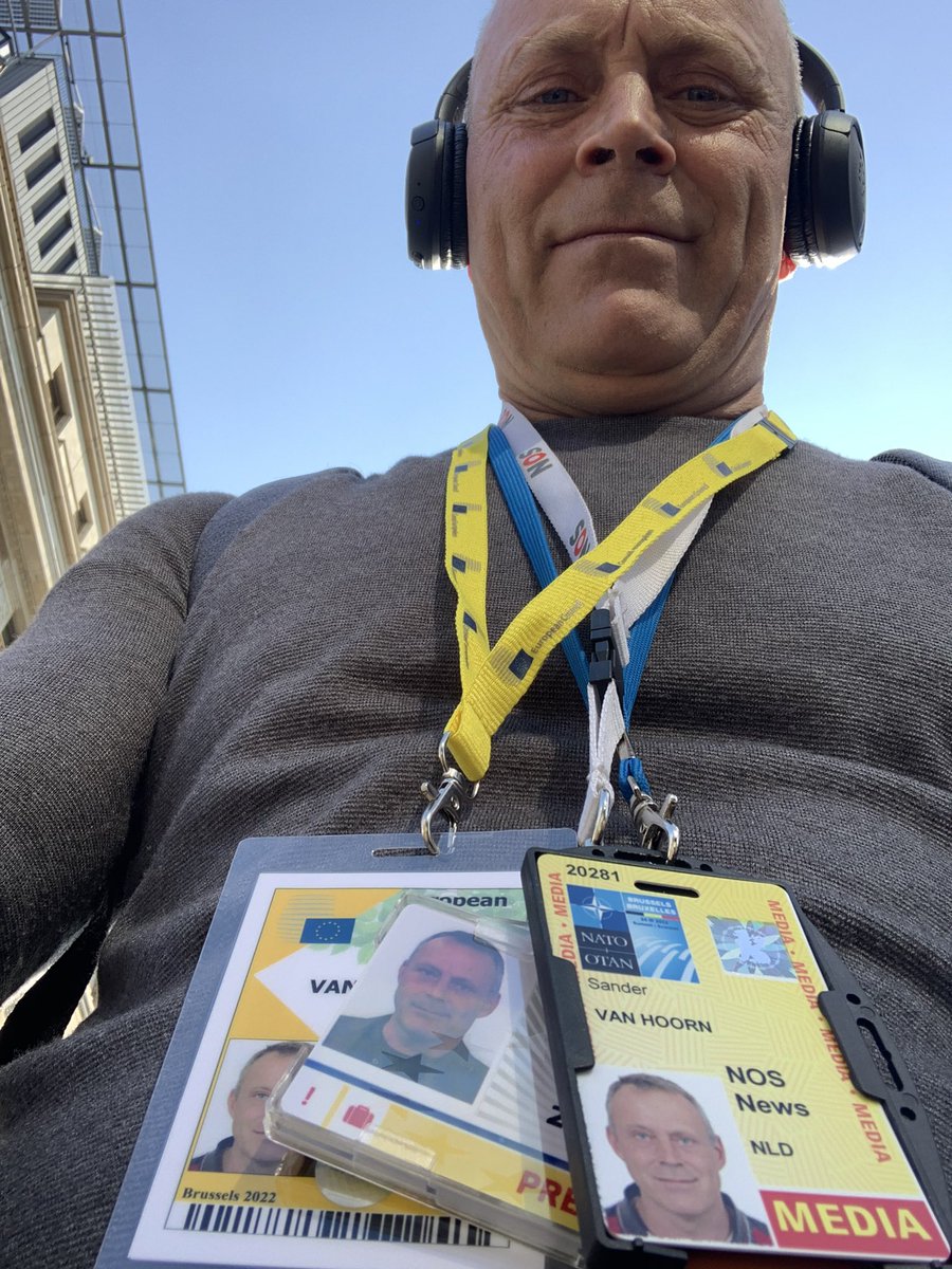 De badges kunnen in de prullenbak. Vanaf vandaag ben ik geen correspondent meer. Na Israël/Palestina, Libanon en België ga ik na 16 jaar mijn eigen land weer herontdekken. Spannend en leuk, en niet meer 24/7 aan staan is gezond. Maar ik ben vandaag toch beetje verdrietig.