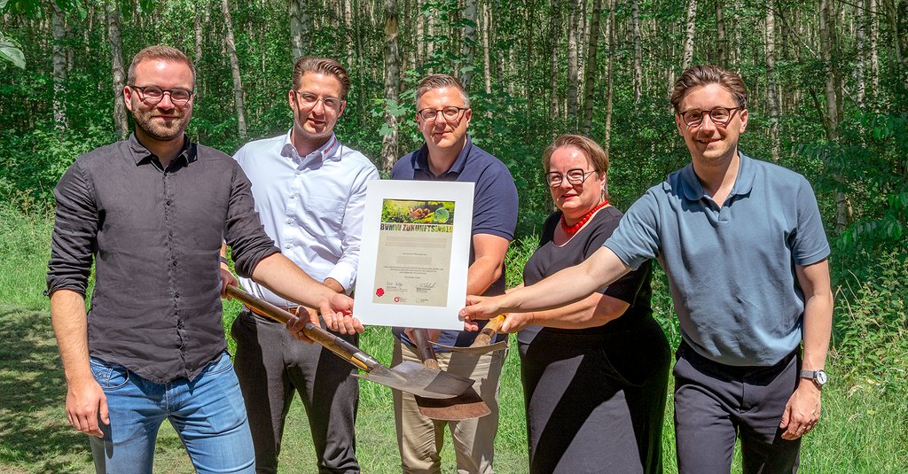 #Aufforstung 💡

Darin investieren wir die #THG Quotenanteile, die unsere Elektrofahrer für #Umweltprojekte spenden – wir gestalten einen #Zukunftswald!🌳 

✅ 2022 pflanzen wir bereits die ersten 10K Bäume!

So funktioniert's ➡️ bit.ly/3A1S3mO

#elektroauto #emobility