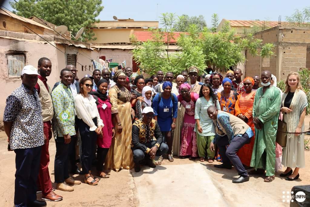 RGPH5MALIBCR's tweet photo. Le DG de l'INSTAT, Dr Arouna SOUGANÉ a conduit, le 29/06/22, une visite de terrain avec les #PTF du RGPH5. Cette visite s’inscrit dans le cadre de la phase de dénombrement du #RGPH5 et vise à rassurer les partenaires du bon déroulement de l'opération et de la qualité des données. https://t.co/lllKtNI77A