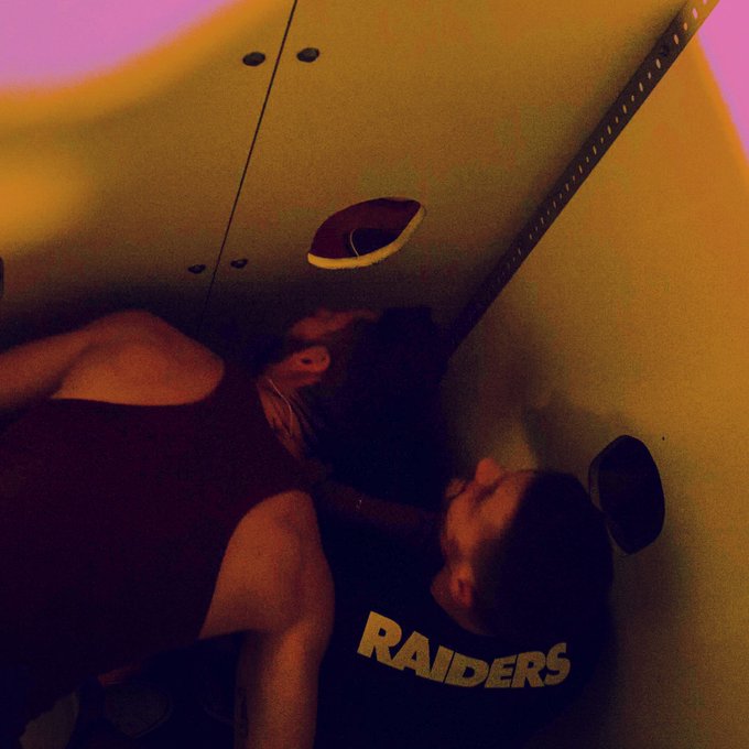 Hoy es@un buen día para asomarse por un gloryhole, no crees? ?

#gaybcn #gaybarcelona #boyberry #gayhot