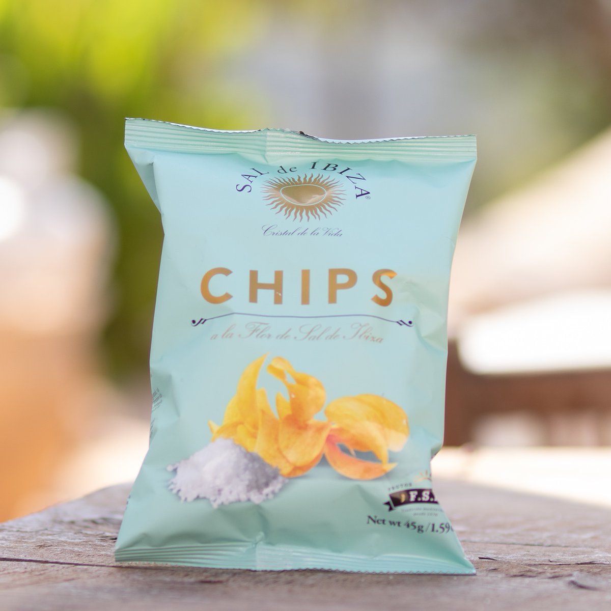Knapperige chips met zeezout van het eiland Ibiza. Het bijzondere van deze chips is dat deze niet vet is. lichtgezouten en knapperig zoals chips hoort te zijn.