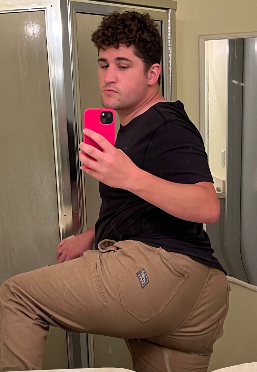 itlnjockspank's tweet photo. Who wants to spank it? #beefyboy #muscularguy #hunk #paddle #spank #spanking #spanked #butt #bigbutt #needsspanked #manbutt #hugebutt #thiccboi #spankable #malebooty #malebutt #ass #spankbutt #spankthis #italianass #jockass #jockbutt #tightpants https://t.co/rd6SzrmVNU