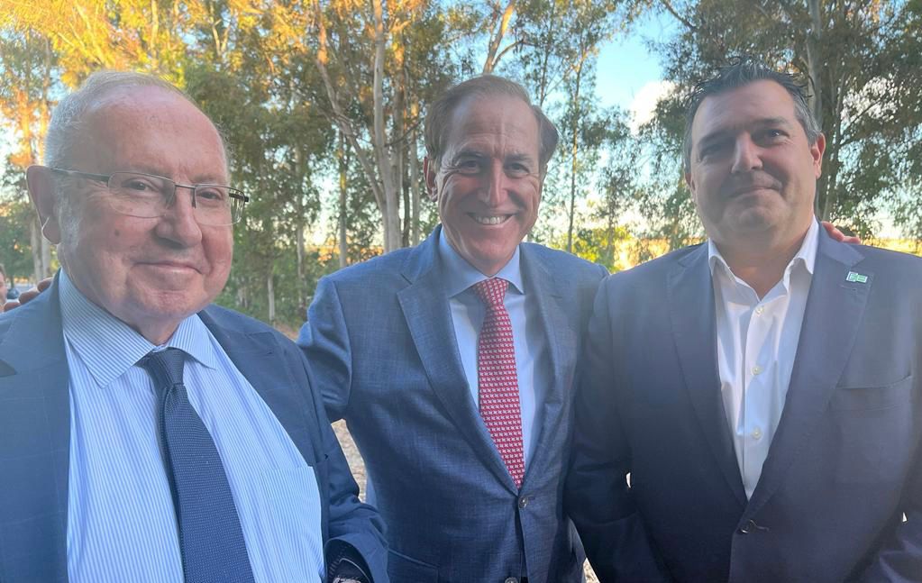 CEADE estuvo ayer presente en Badajoz en la Jornada Final del Programa de Emprendimiento Universitario de la UEX, acto al que asistieron también el pte. de Mapfre y del Consejo Social de la UEX, Antonio Huertas, y el pte. de la Cámara de Comercio de España, José Luis Bonet