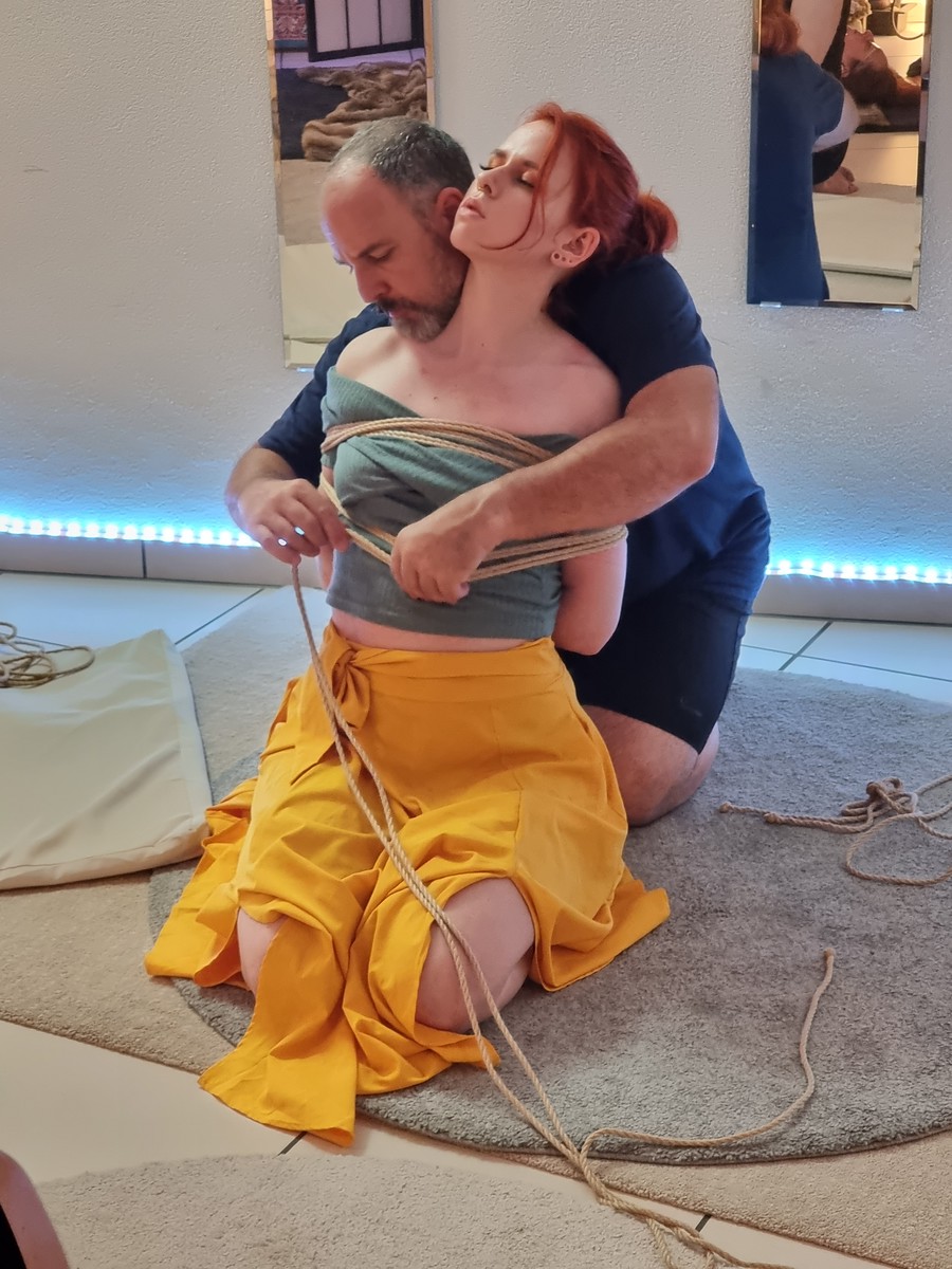 Gestern mit @drachenseil bei <a href="/AtrimNamor/">Atrim Namor</a> zum Ropejam 

#shibari #kinbaku