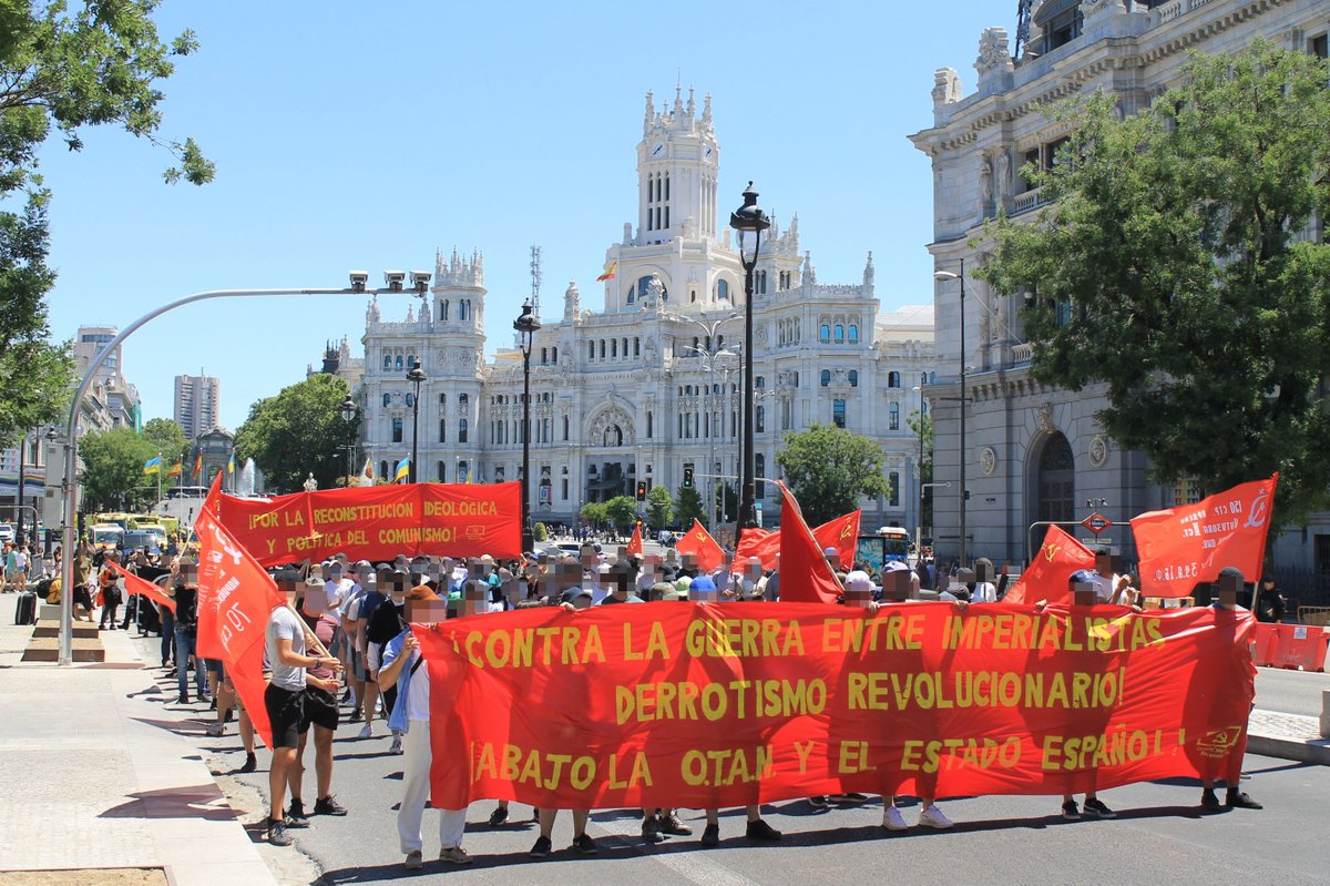 __Dietzgen's tweet photo. El pasado domingo, en la capital del Estado imperialista español, se pudo ver y escuchar a un solo bloque que enarbolaba la única consigna consecuentemente internacionalista contra la OTAN: 

¡DERROTISMO REVOLUCIONARIO! https://t.co/Y1pLabnLAf