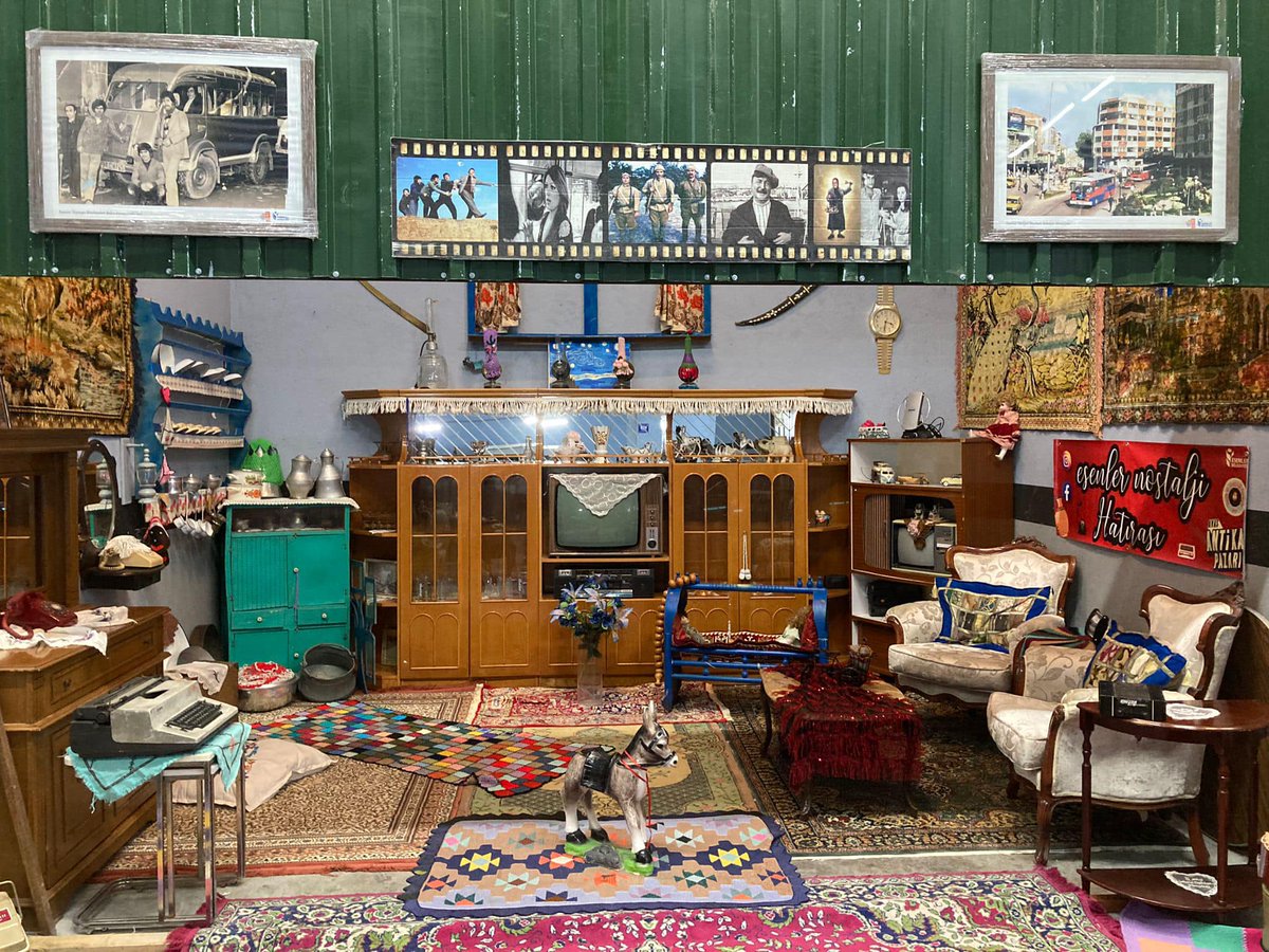 Dizi setinden bir sahne değil, Esenler'in en nostaljik lokasyonu Avas Antika Pazarı! 😉

Avas Antika Pazarı, her cumartesi günü sizleri bekliyor.

📍 Prof. Dr. Adem Baştürk Kültür Merkezi Kapalı Pazar Alanı