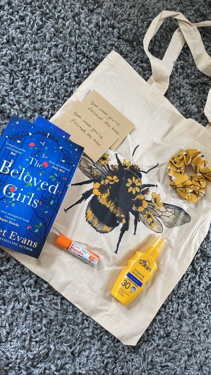 Paradi5eLibrary's tweet photo. What a gorgeous surprise from @headlinepg - this screams summer & I love the scrunchie (my first one). The Beloved Girls by @HarrietEvans is out now. #BookTwitter #SunmerReads https://t.co/YXVKw1b5VM