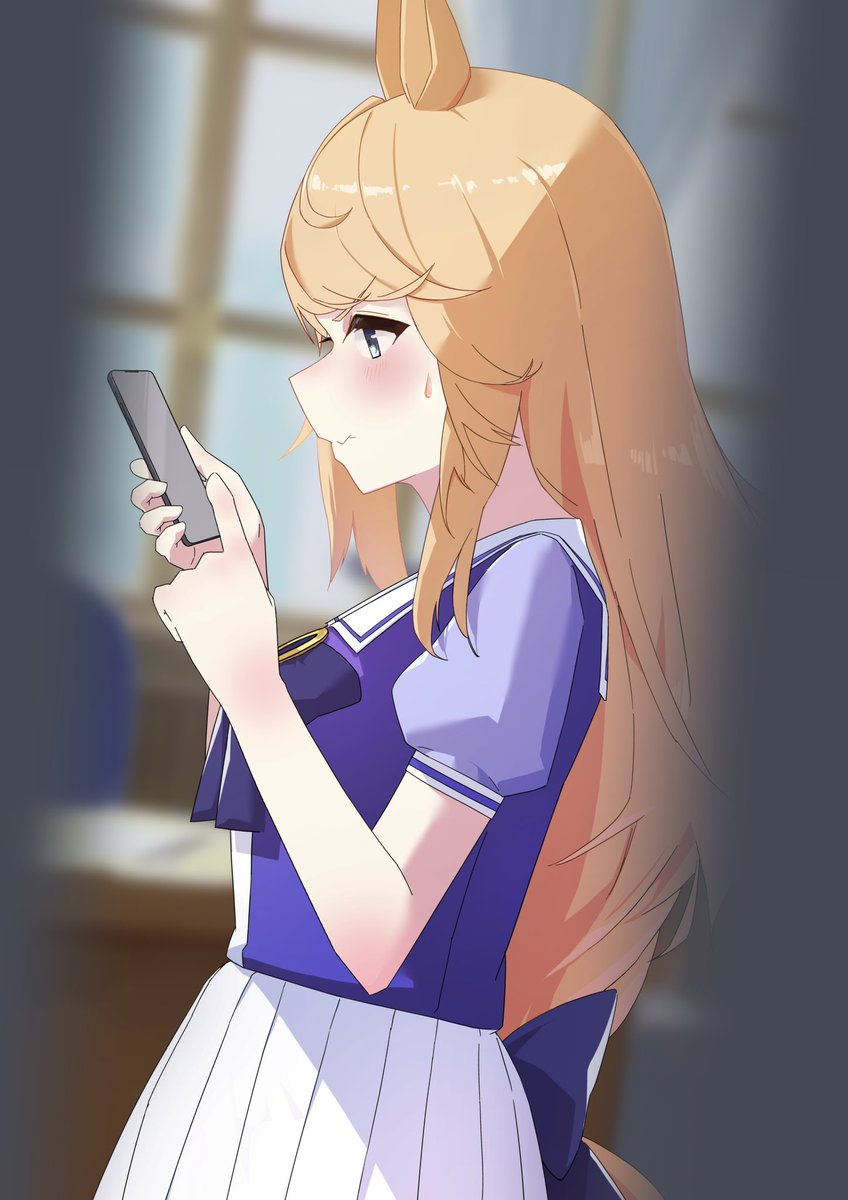 「トレーナーが忘れてったスマホを覗いちゃうシチー#ウマ娘 #ゴールドシチー 」|めふやかのイラスト