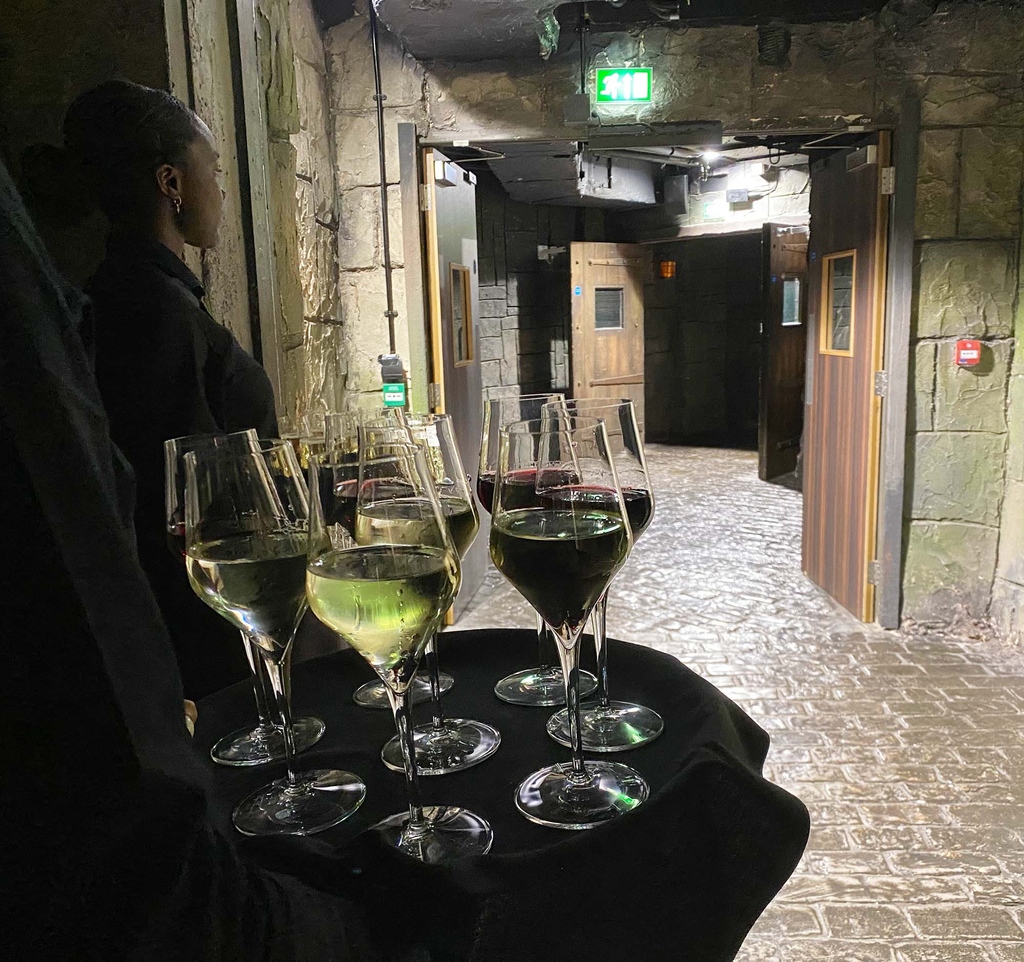 After an evening with your guests at eery The London Dungeons, you may welcome a glass of wine! But we can’t promise it will help…

The catering team at <a href="/beseasoned/">Seasoned</a> are on hand at every event to make sure your desired food and drink is served to all guests.

#londondungeon