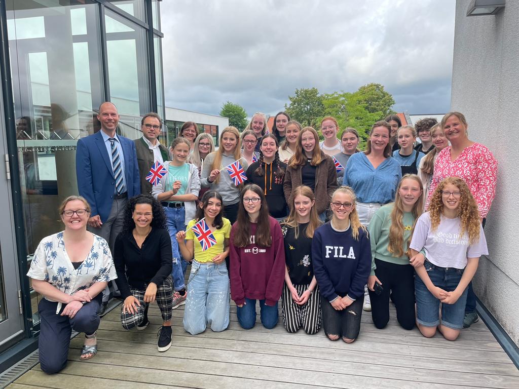 Day 2 of our German exchange started with a great reception from the Didcot-Planegg twinning committee and the Head Teacher of our partner school Dr. Spohrer. Wir Fahren jetzt nach München! #DGSMFL