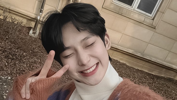 ink2sun's tweet image. — a #sunsun au wherein

emery (sn) started working on his dream company without knowing the ceo is cyruz (sh), the guy he borrowed money from and hasn't paid back still for the past 9 years.