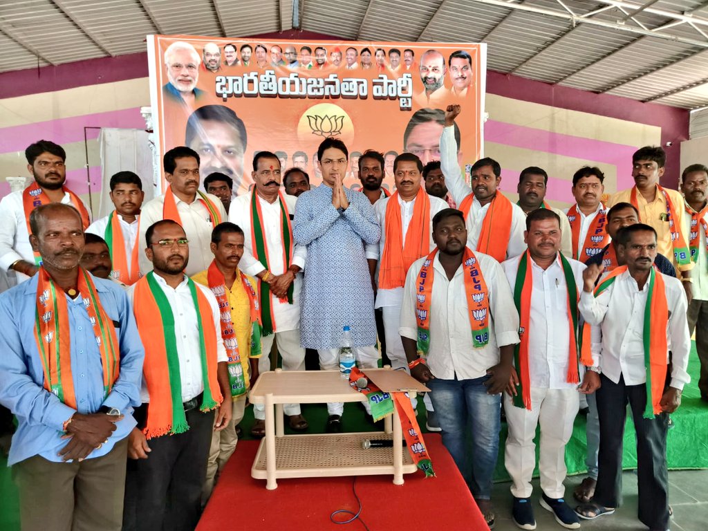 RajuBistaBJP's tweet photo. Attended the BJP Organizational Meeting with leaders and karyakartas of Kisan Morcha, OBC Morcha, SC Morcha and ST Morcha under the Alair Vidhan Sabha Constituency in Telangana.

@BLSanthosh | @BandiSanjay_BJP

Full Read -  https://t.co/nrzXQIy7Xx

#BJPNECinTelangana https://t.co/bseZUD014z