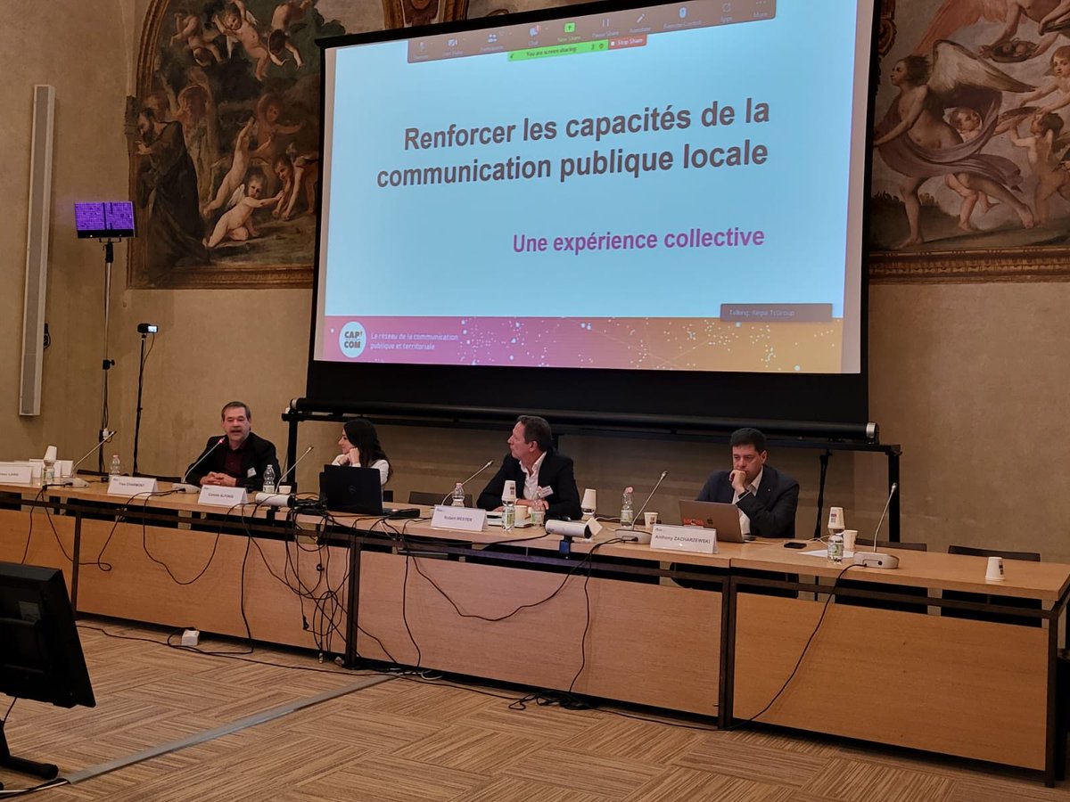 Beaucoup de contacts lors de cette plénière du Club de Venise. L’occasion de présenter notre newsletter « Commonality » et de renforcer les collaborations 👉🏻avec nos homologues 🇮🇪 de Compa. 🤝 #capcom22 #compublique #clubofvenice