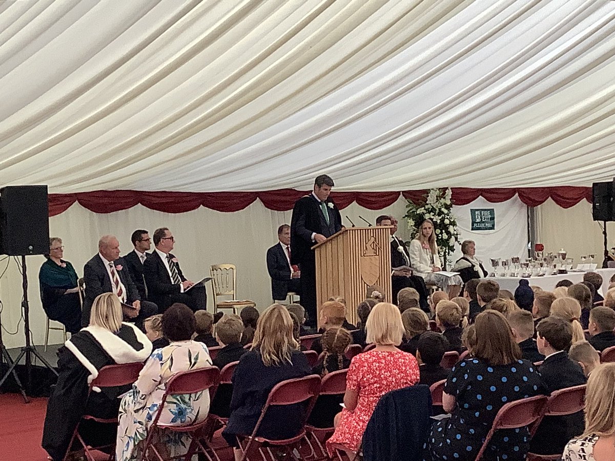 BromsPrep's tweet photo. Prep Prizegiving 2022: Welcome by the Headmaster @BromsSchool, Mr Peter Clague
#BromsPrizegiving #BromsPrep #BromsYr8 https://t.co/wmE4HMrjfg