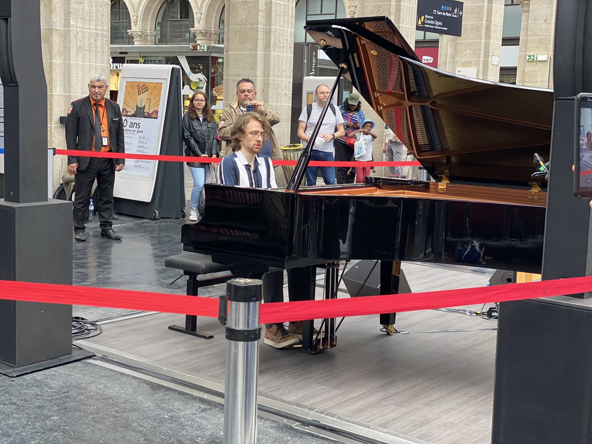 axltra's tweet photo. Les 10 ans du piano c’est aussi à #garedelest @ConnectGares https://t.co/1DhsOFimpK