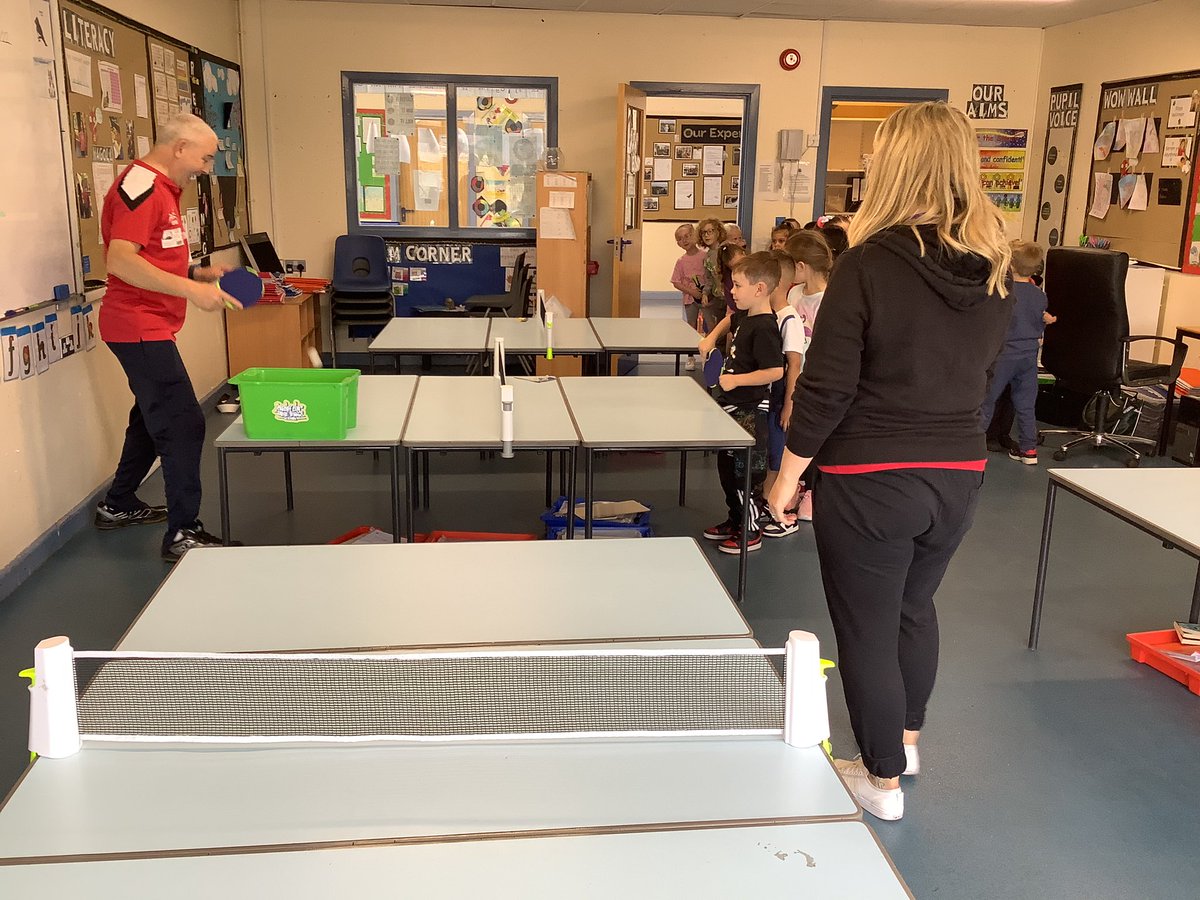 Dosbarth Llwchwr had great fun learning how to play table tennis with Steve. We learnt how to do the ‘shake, hand, grip!’ And ‘tap not whack!’ Diolch yn fawr. <a href="/AerobicTT/">Aerobic Table Tennis</a> #healthyconfidentindividuals #stayactive #wellbeing