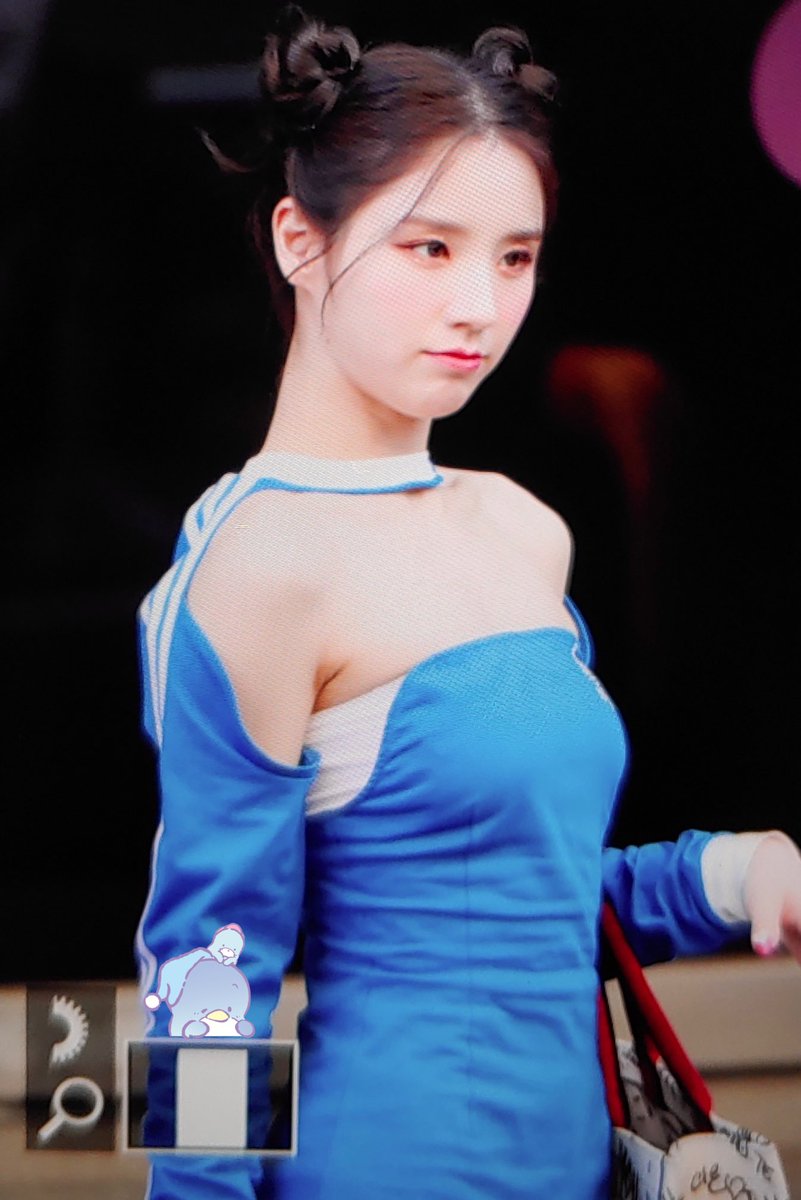 Dear_My_Chuu's tweet image. 220701 프리뷰 

#이달의소녀 #LOONA #희진 #HeeJin 
@loonatheworld
