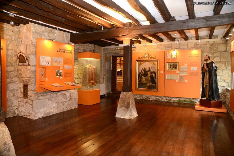 BizkaikoHitza's tweet photo. #Museora | #Elorrio|ko Balendin #Berriotxoa museoan santuaren bizitza kontatzen dute, herrian jaio zenetik egungo #Vietnam|en martiri hil zuten arte. Santa Ana komentuan dago. @imaruribilbao @berria @elorrioko_udala @DiocesisBilbao @dominicos_es
👉https://t.co/FNISMvolCT👈 https://t.co/opx1AyNuLq
