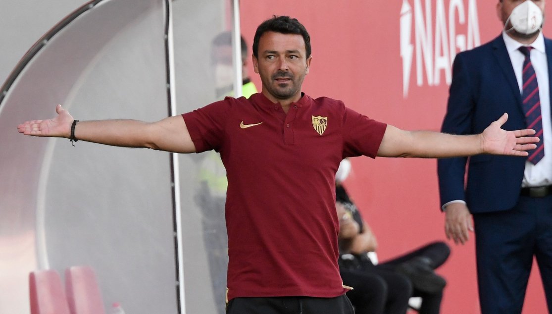 Continuidad en los banquillos de la @CanteraSFC.  @alejandroacejo, entrenador del #SevillaAtlético; @JuanDiazfutbol, técnico del #SevillaFCC, y Lolo Rosano, preparador del #SevillaFCJuvA (División de Honor Juvenil)