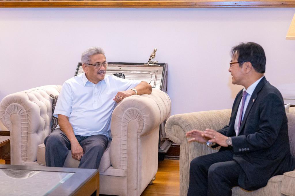 Met with the Ambassador of #Japan to #LKA Hideaki Mizukoshi today. I thanked him for the assistance given by the Japanese gvt. during this crisis. He reiterated Japan’s willingness to maintain a robust bilateral relationship in the economic, social & cultural spheres.