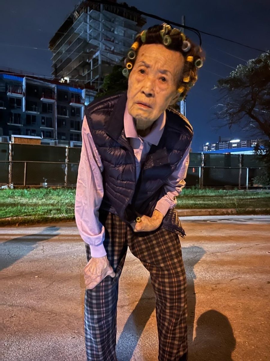 TO BE ID: on Friday, July 1, 2022, at approx. 1am, in the Yonge St and Cummer Ave area, @TPS32DIv, a woman was located. She is described as 5'3", mid 70's, 110 lbs., with dark short hair in curlers. Can you help ID her? Call 416-808-3200 #GO1246553 ^CdK