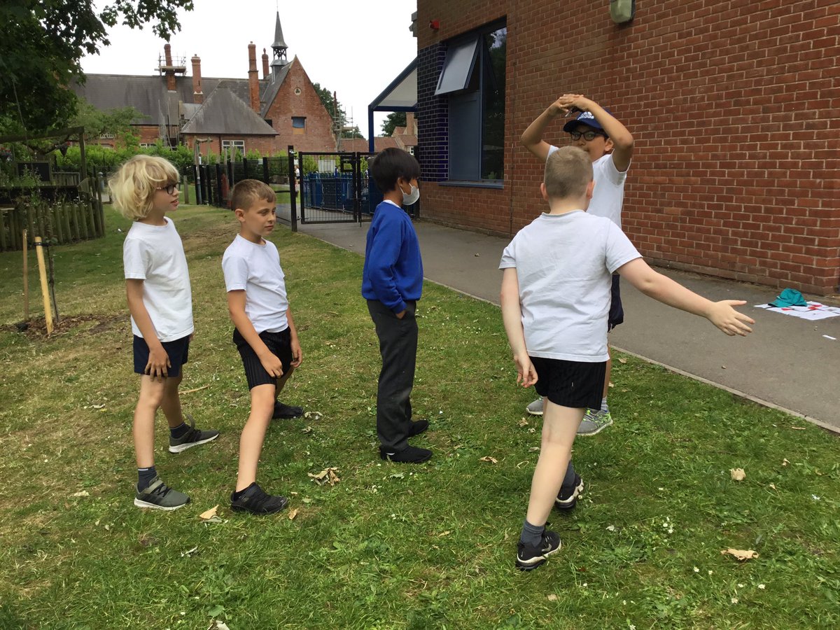 lordderamores's tweet photo. Year 4 are exploring the digestive system by working in groups to act out what different organs do. #LordDSci #outdoorweek https://t.co/eJlfJ0B0Cc
