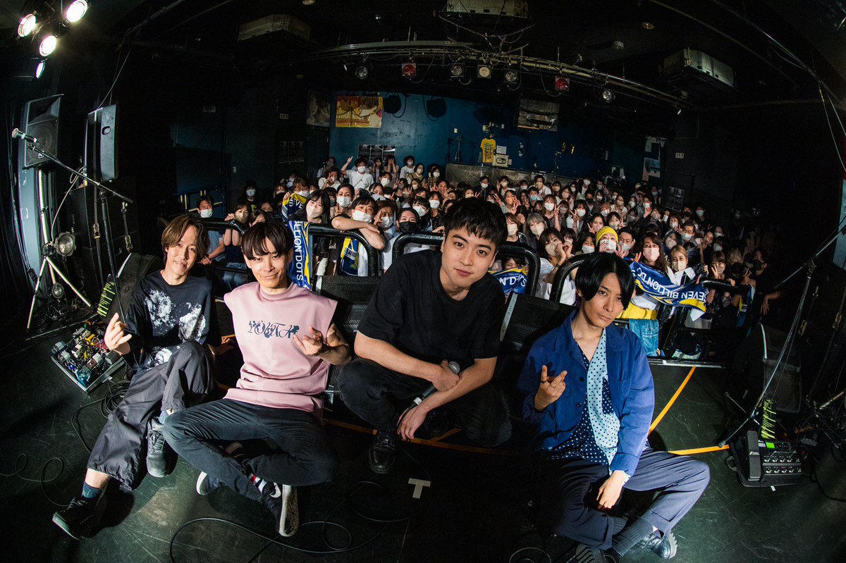 7bdots's tweet image. Seven Billion Dots Last Live

これまでSeven Billion Dotsを応援してくれてありがとうございました！

Seven Billion Dotsの音楽があなたの支えになれていたら嬉しいです。
これから別々の道を歩んで行きますが、暖かく見守って下さい。

phot by @xOKADAIx