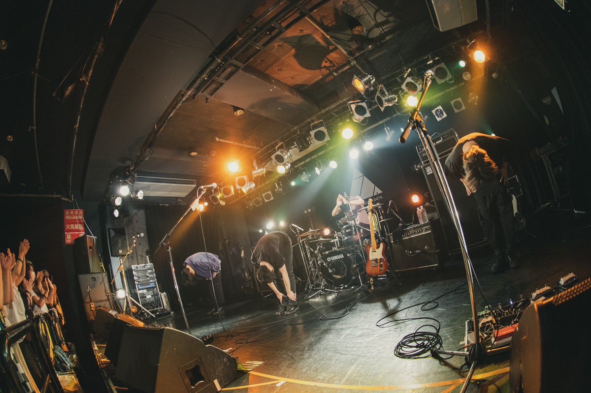 7bdots's tweet image. Seven Billion Dots Last Live

これまでSeven Billion Dotsを応援してくれてありがとうございました！

Seven Billion Dotsの音楽があなたの支えになれていたら嬉しいです。
これから別々の道を歩んで行きますが、暖かく見守って下さい。

phot by @xOKADAIx