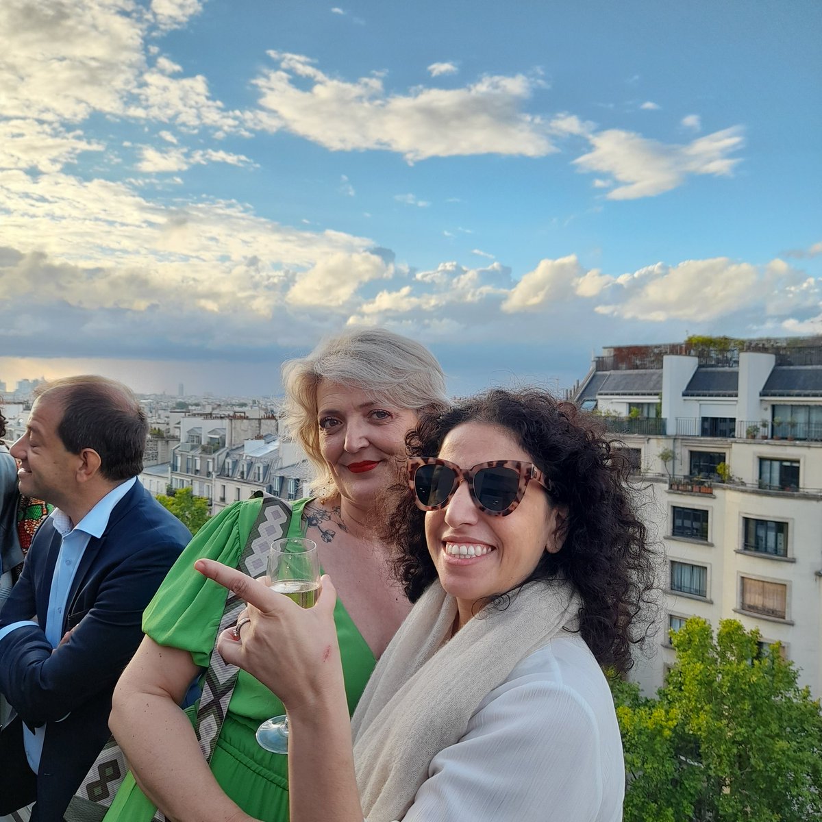 wilcallef's tweet photo. Hier, lancement du livre iconoclaste, drôle et instructif de @MarleneSchiappa
"C'est une bonne situation ça ministre ?" ‐ avec celles et ceux qui ont fait de ces 5 dernières années une aventure incroyable.
💛 ❤ 🧡 c'était une bonne situation ça, conseiller de Marlène Schiappa 😘 https://t.co/ByaxisNWbi