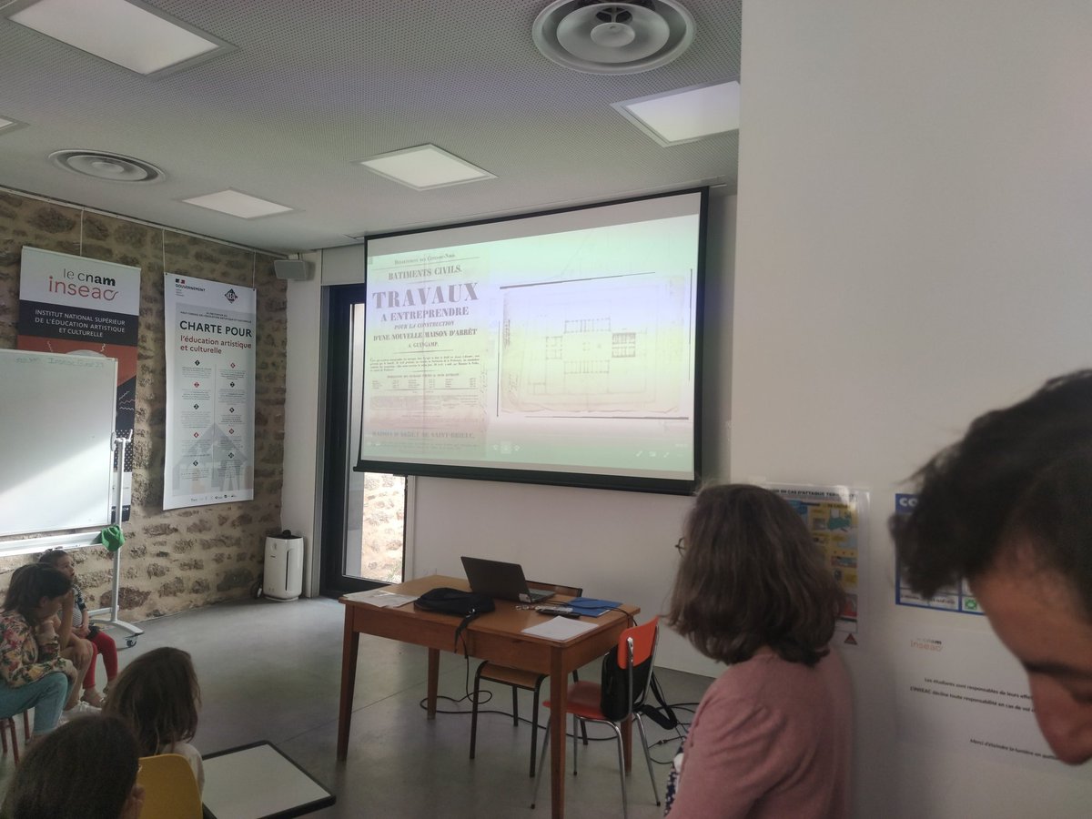 Ce soir à <a href="/LeCnam_Inseac/">Le Cnam #InsEAC</a> , restitution du travail de Marie Pierre Berna Dac "projet mindstory". Les élèves ont modélisé l'ancienne prison de Guingamp. Bravo aux élèves et à leur enseignante pour ce beau travail ! <a href="/ChristineBac29/">Christine Bac</a> @DAACBretagne