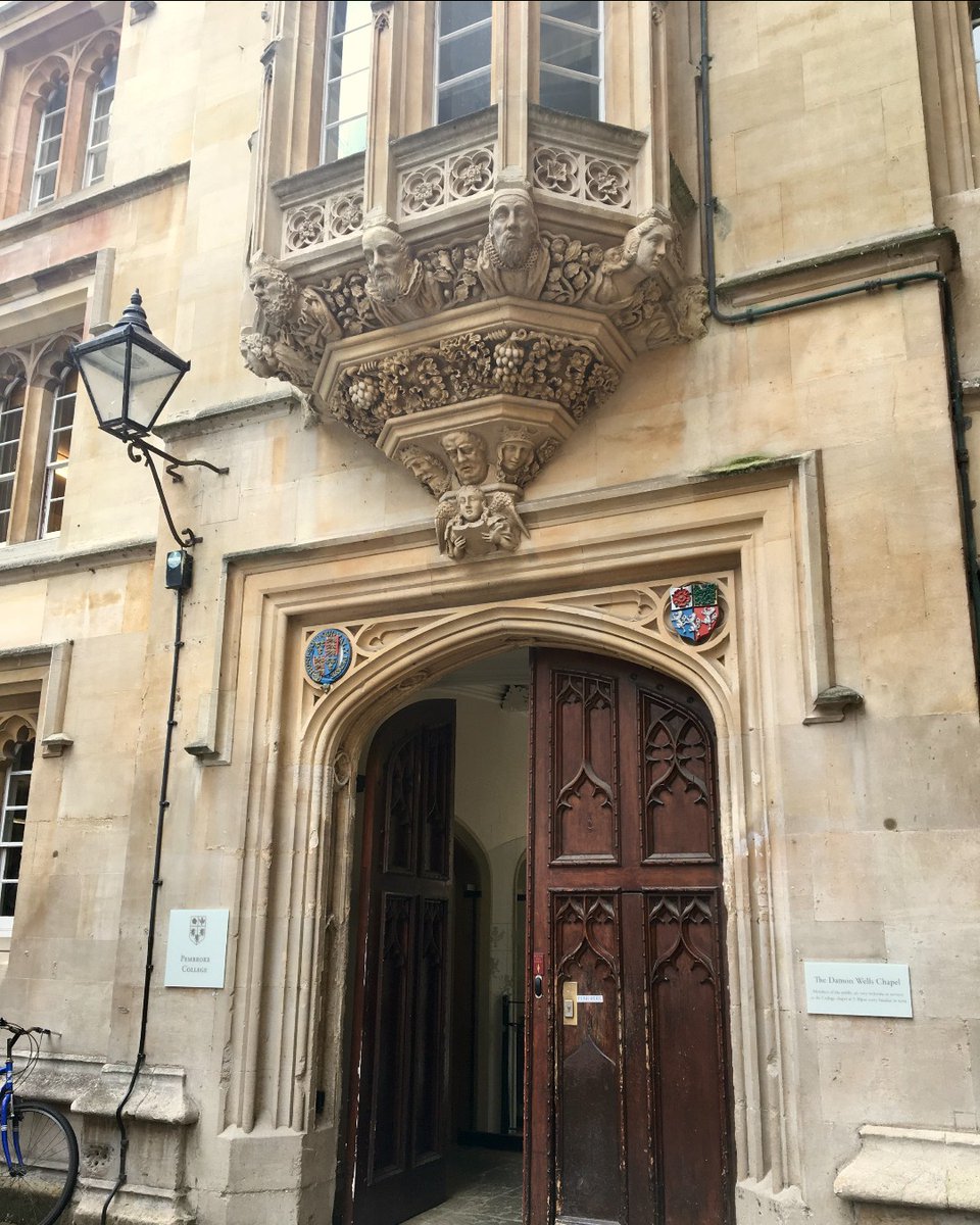 OxbridgeByWS's tweet photo. Sunny days ahead for OxTrad at beautiful Pembroke College! 🌞 

Meet the program team and get the latest on packing tips and tricks on the blog. https://t.co/8GnnrgpuHn

📸 Oxford Tradition 🇬🇧 

#oxbridgeprograms #oxtrad https://t.co/TKXNkXUwWJ