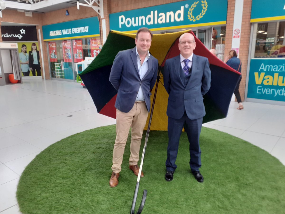 Have you seen the giant <a href="/LoveNewmarket/">Love Newmarket</a> in the <a href="/GuineasShopping/">The Guineas Shopping</a> . Take a photo and add to your social media with the  #newmarketumbrella to have a chance to win £50.