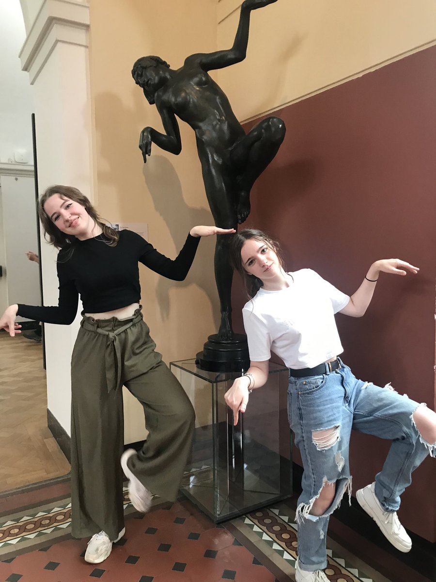 MerchantsAc_Art's tweet photo. Some trip highlights care of the @MerchantsAc students and their awesome sense of humour!! @VenturersTrust #WorkHardBeKindHaveCourage @V_and_A #Culture https://t.co/bE8URiyuFN