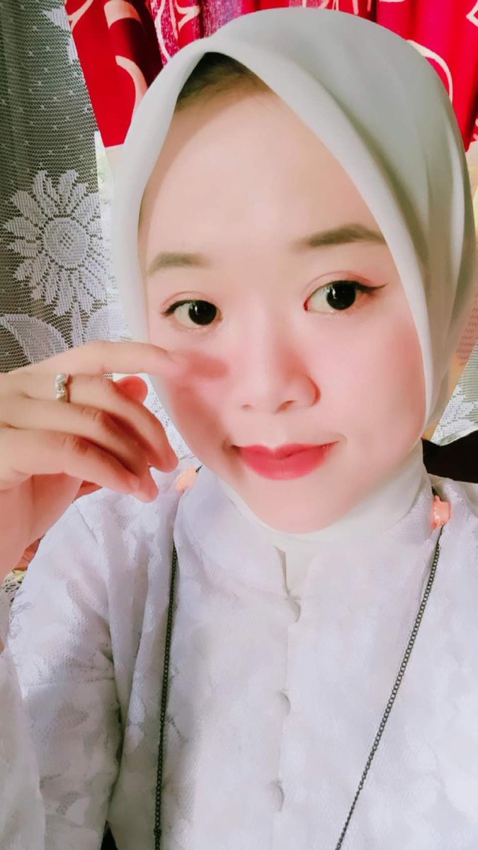 devaastria1's tweet image. Putih