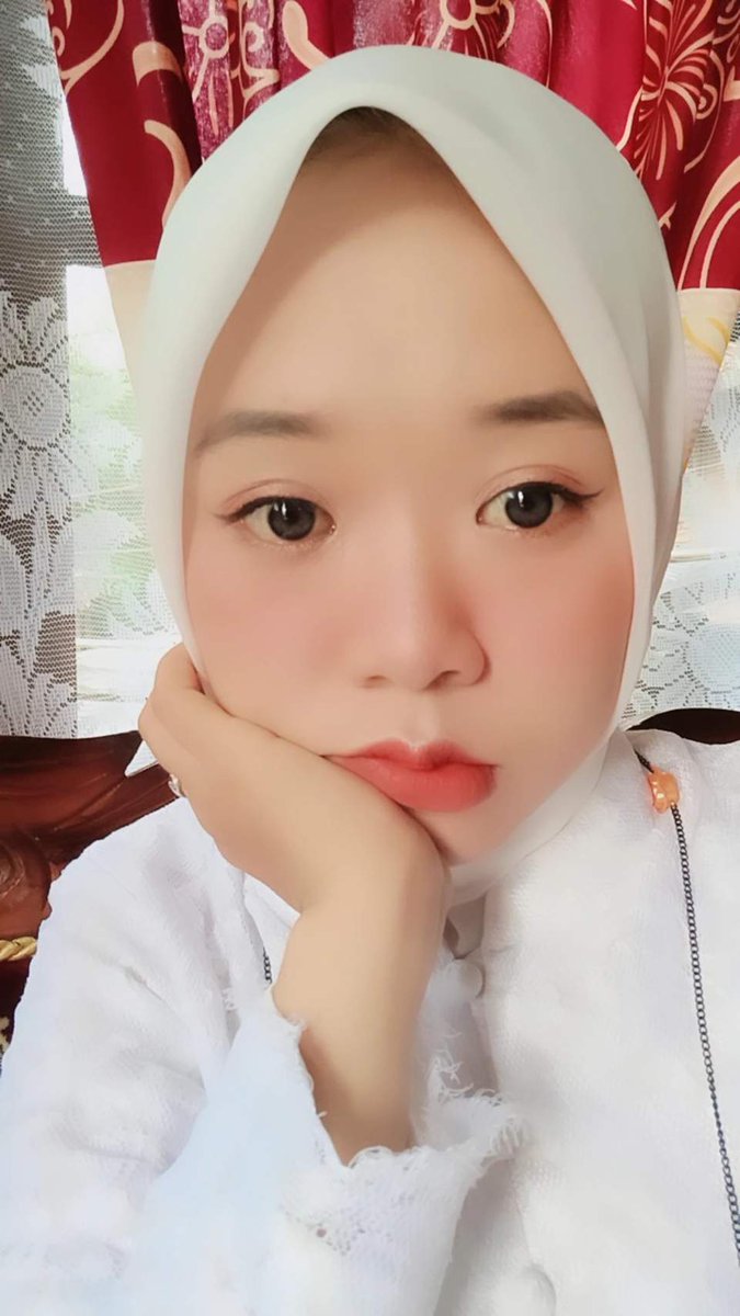 devaastria1's tweet image. Putih