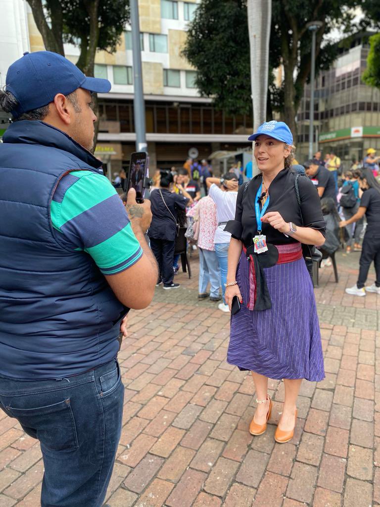 elisacarlaccini's tweet photo. ¡En el mes de las Personas Refugiadas y Desplazadas
@ACNURColombia+ @AsociacionMigr1 le apostamos a la integración comunitaria! 

📌 En Pereira, Risaralda ☕celebramos la integración con servicios, recreación 🎯, talleres ✍️
emprendimientos de mujeres 🌱
e intercambio cultural 🫂 https://t.co/znc04j6pIr
