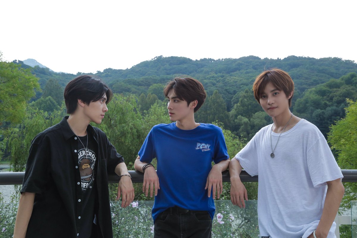 myfortuncookies's tweet photo. Kageeet, liat foto ini seperti melihat waktu Hendery, Xiaojun dan Yangyang pertama kali diperkenalkan = wajahnya terlihat sama semua 😂
#SR22B #SR18B #SMROOKIES https://t.co/FcNDSsJayB