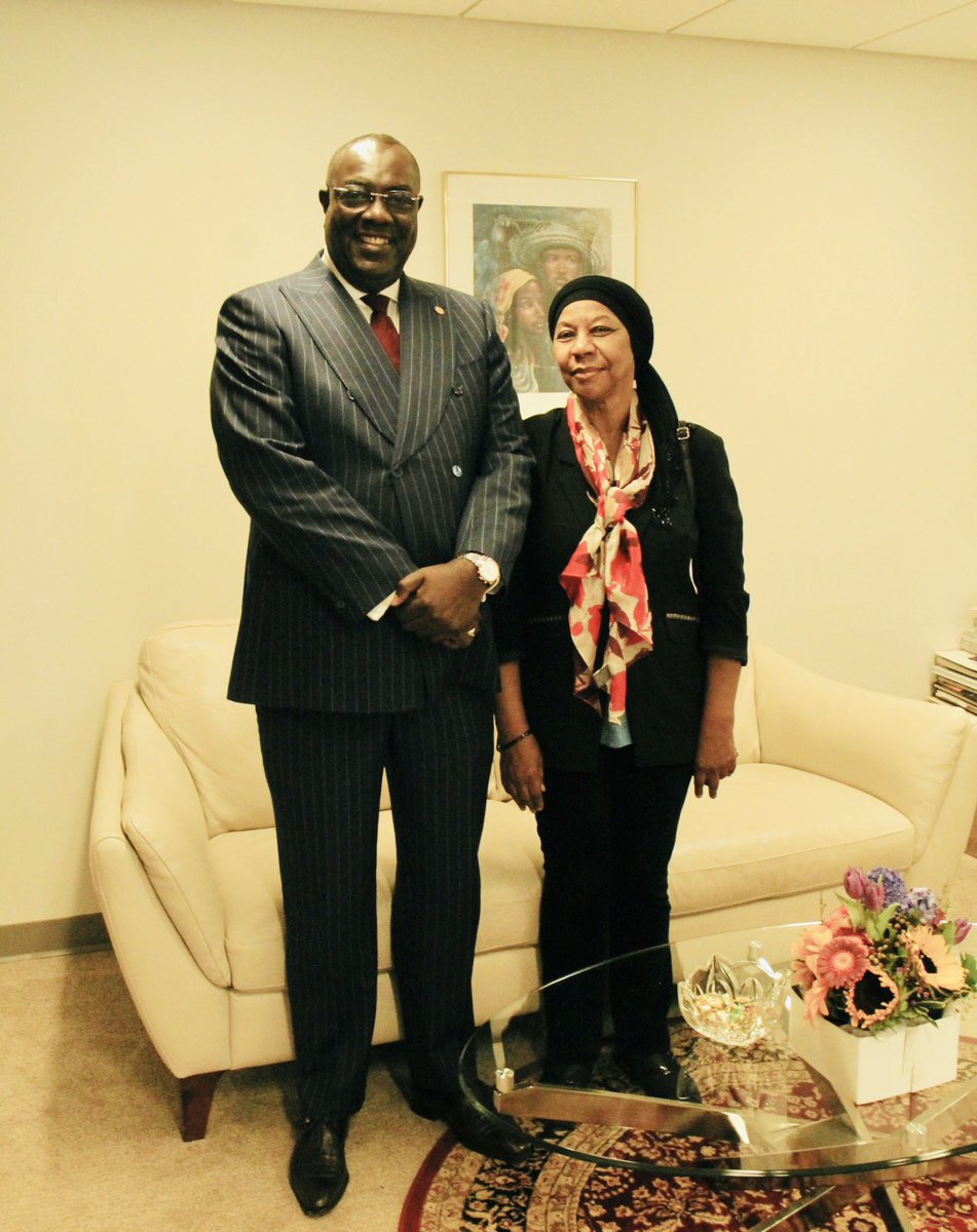 BocchitEdmond's tweet photo. Content de rencontrer à New York l’ex Présidente provisoire d’Haiti, https://t.co/BXcLHxwyzR Pascal Ertha Trouillot. Nous avons parlé d’Haiti. Merci Madame la Présidente. @EmbassyOfHaiti @HaitiInNewYork https://t.co/rF3FAP4qyA