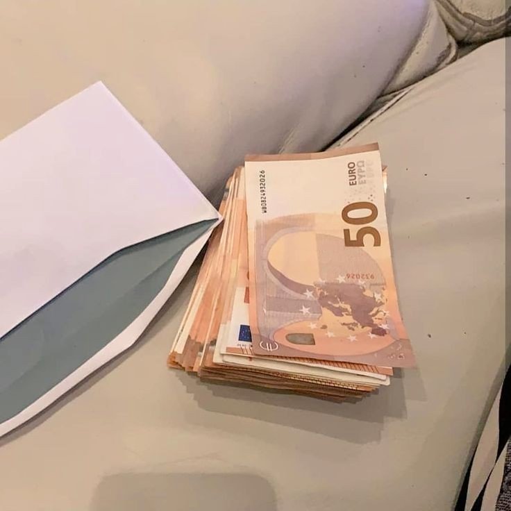 kiminhonie's tweet photo. au 2min-knowmin —

Mínho un profesor soltero y estresado que no sabe qué hacer con su dinero deicide apadrinar con una beca al estudiante que vende tamales todos los días después de clases https://t.co/WQuTDYZ5RH