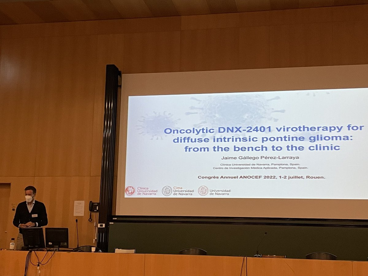 inesva1's tweet photo. Dr. Jaime Gállego speaks at the #anocef congress about his work with oncolytic virotherapy for #DIPG . It’s an honor he came. I’m so proud 👏🏼 https://t.co/C6JLL5Ol9W
