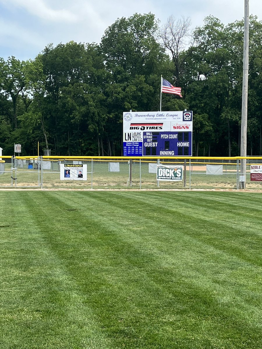 Field is ready for the 11u Finals.  Thanks to <a href="/Exmarkmowers/">Exmark</a> for the tools.  Good luck to <a href="/BrownsburgLL/">Bburg Little League</a> and the Alley boys.   I can report wind  is blowing out to right center.