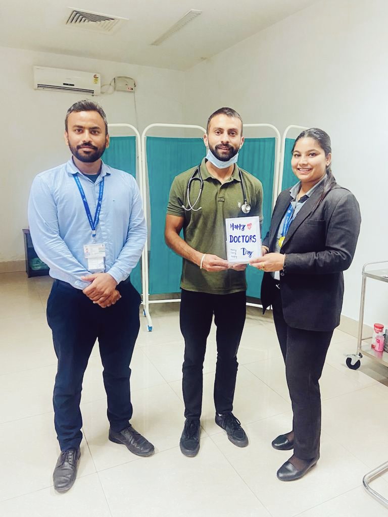 ixcairport's tweet photo. @IXCairport celebrates National #doctorsday2022 by felicitating esteemed Doctors of MI Room at the airport who provide their relentless service and warmth to the passengers and staff in need.
@AAI_Official @aaiRedNR @PIB_India 
#doctorsday #aviation #safeaviation https://t.co/kMTersA9WD