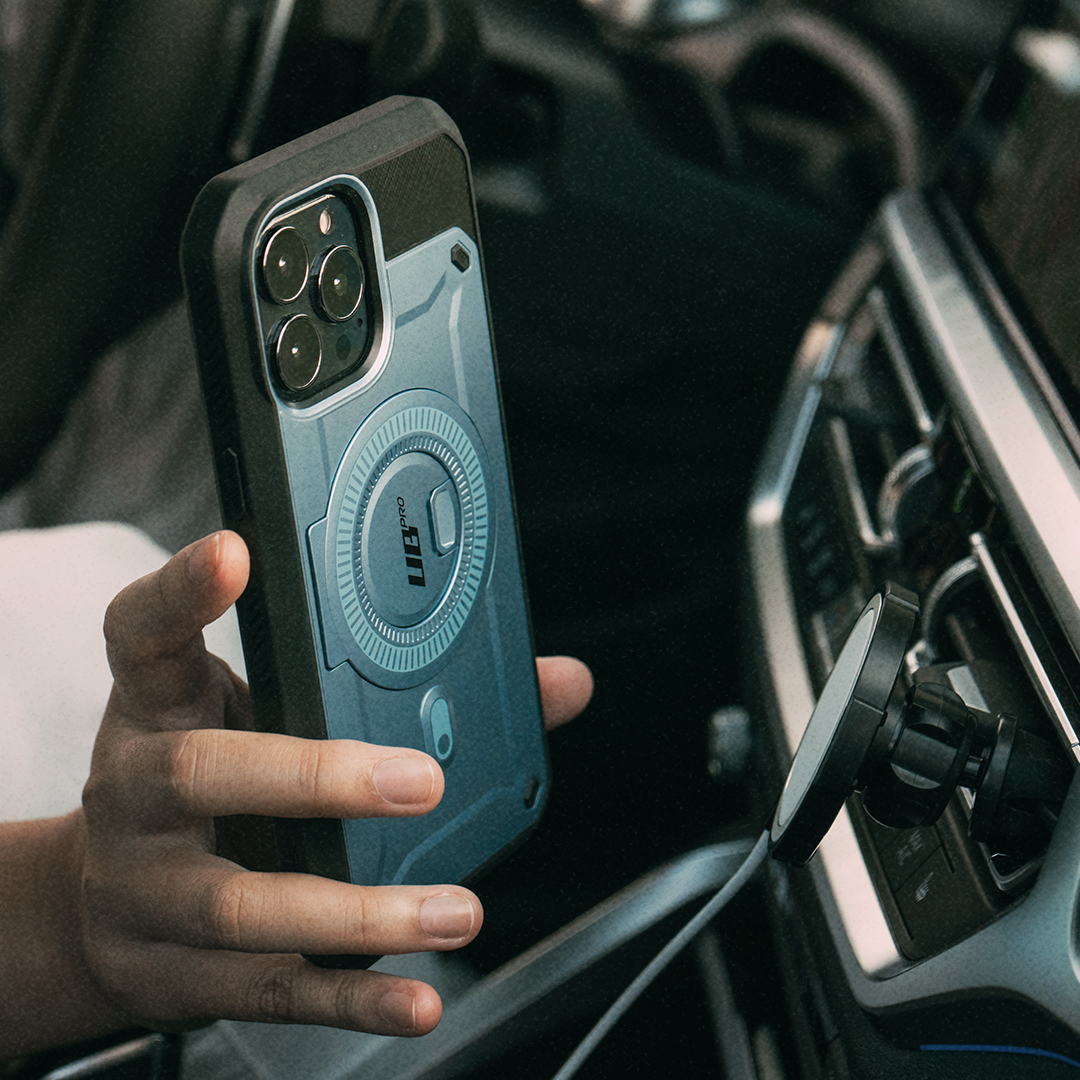 supcase_atl's tweet image. Pictured: an #iPhone13ProMax in the #UBProMag, and our #MagSafe air vent car mount