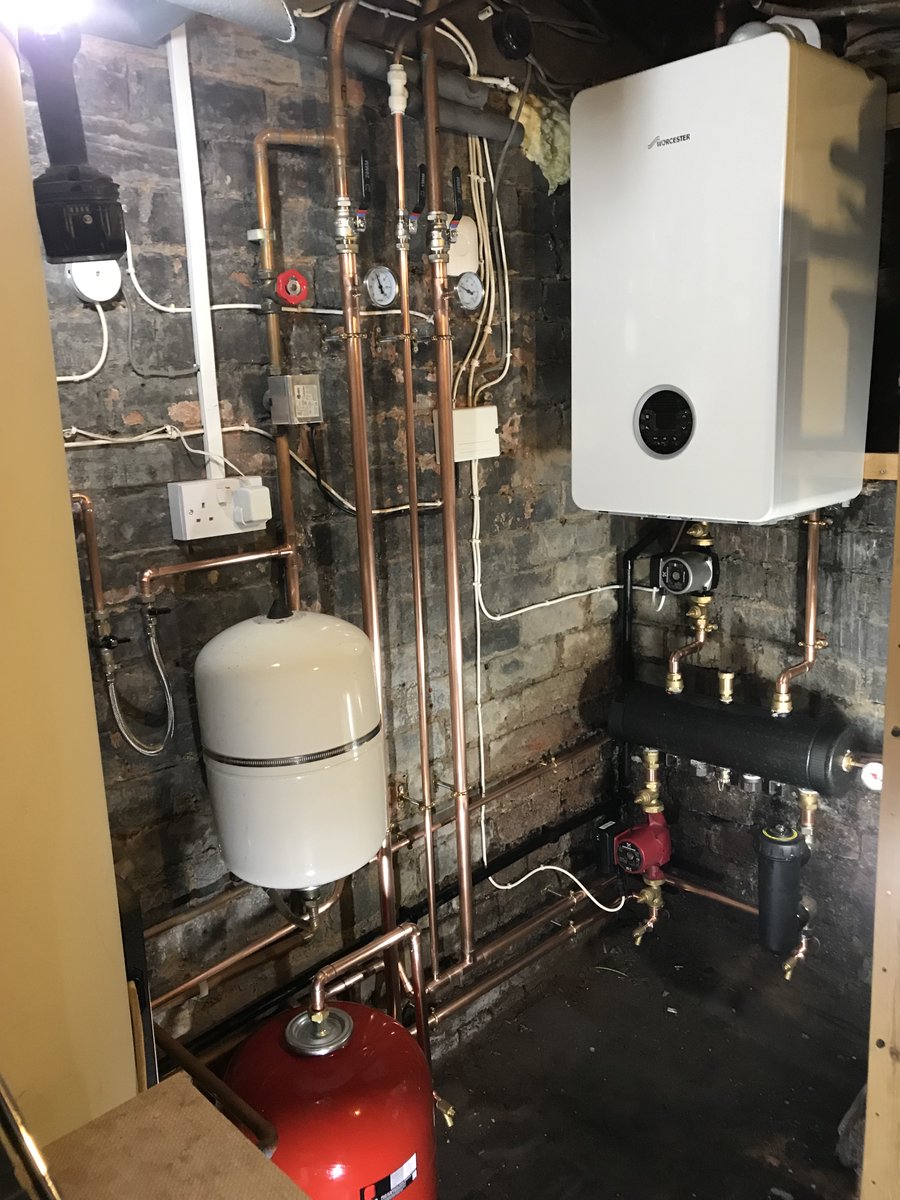 Out with the old in with the new. Our #Hale client was delighted with the installation of his new Worcester Bosch boiler @Worcester_Dean1 @HeatingYourHome @WorcesterBosch #energyefficiency #altrincham #cheshire #newboiler