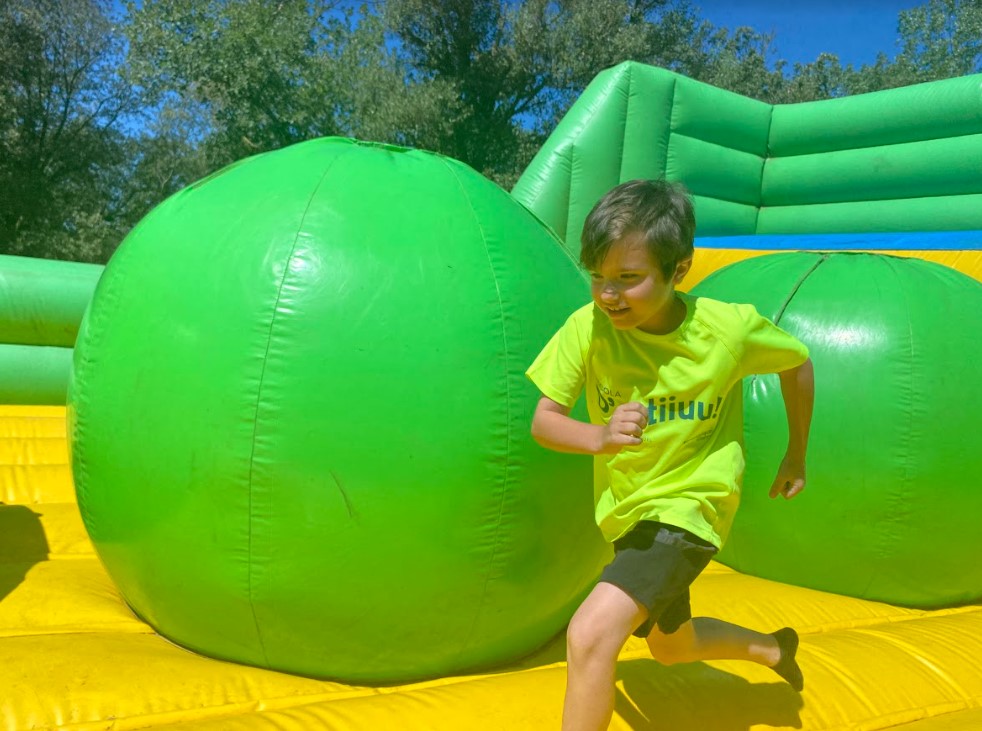 elpetitmiquel's tweet photo. Som la colla dels Intrèpids! 
Primeres instantànies de la primera setmana a l’Escola D’estiiuu! ☀💦💚
Més imatges a l’enllaç de la bio 🔗 https://t.co/RqDsKfBZp8 #elpetitmiquel #lamevaescola #escoladestiu #inventors #aventurers #intrepids #explorers https://t.co/VasJa6x2et