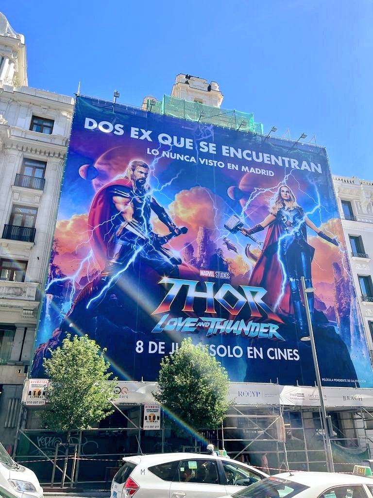 paintingthewind's tweet image. NO TE CREO 💀 #ThorLoveAndThunder