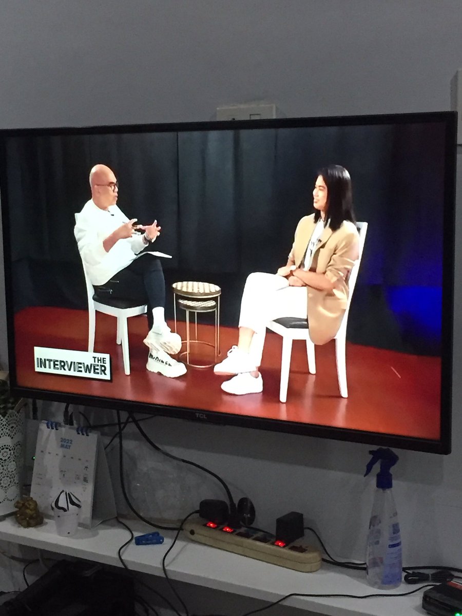I love the way Deanna answers the question.
Million kami ng nagmamahal sa yo
 Stay true to who you are 
#DeannaWong