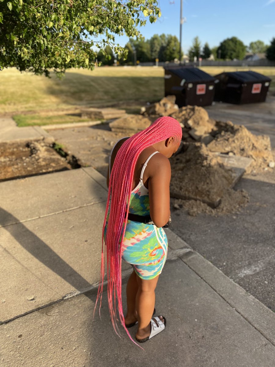 HeartSO_COLDxxx's tweet photo. Ankle length feed ins for the birthday girl ππ These braids hit different especially with the pink π₯° Scrub the grounddd in my @QuavoStuntin voice β€οΈβπ₯ #braidsbytee #anklelength #pinkbraids #feedinbraids #smallbraids #noimnotdoingtheseagainunlessyougot$350 #lbvs https://t.co/HfkfPNA99Y